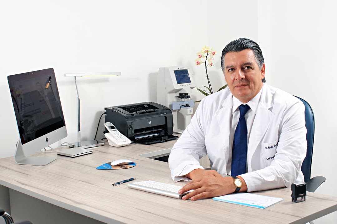 Dr. Carlos Camacho Mogrovejo